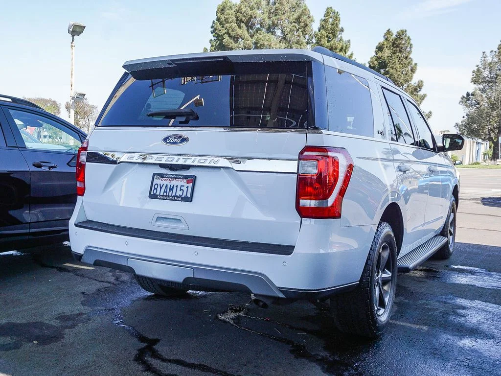 Used 2021 White Ford XL image 7