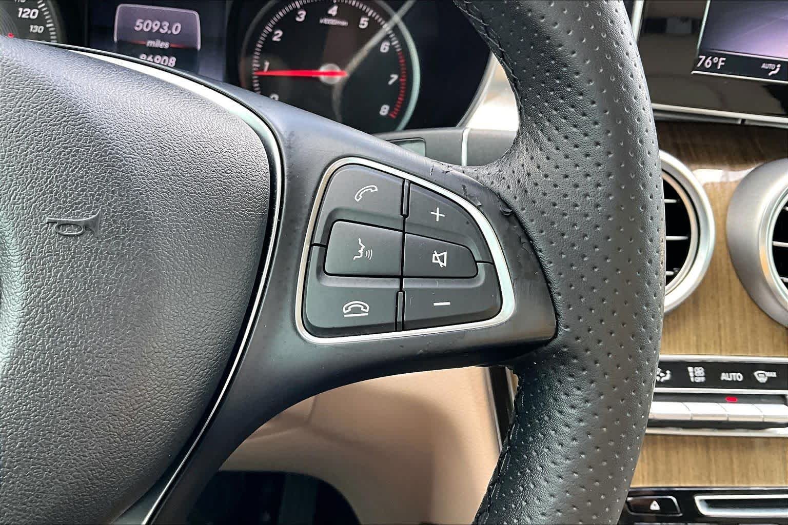 Used 2018 Polar White Mercedes-Benz GLC 300 image 24