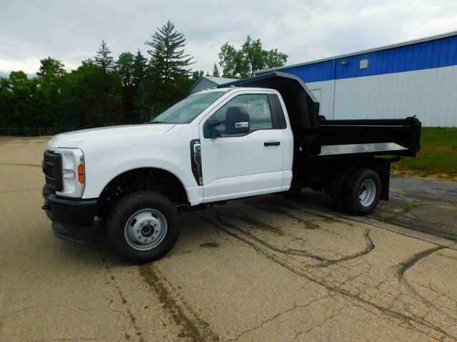 2024 Ford F-350 Super Duty Chassis Cab XL - Photo 36