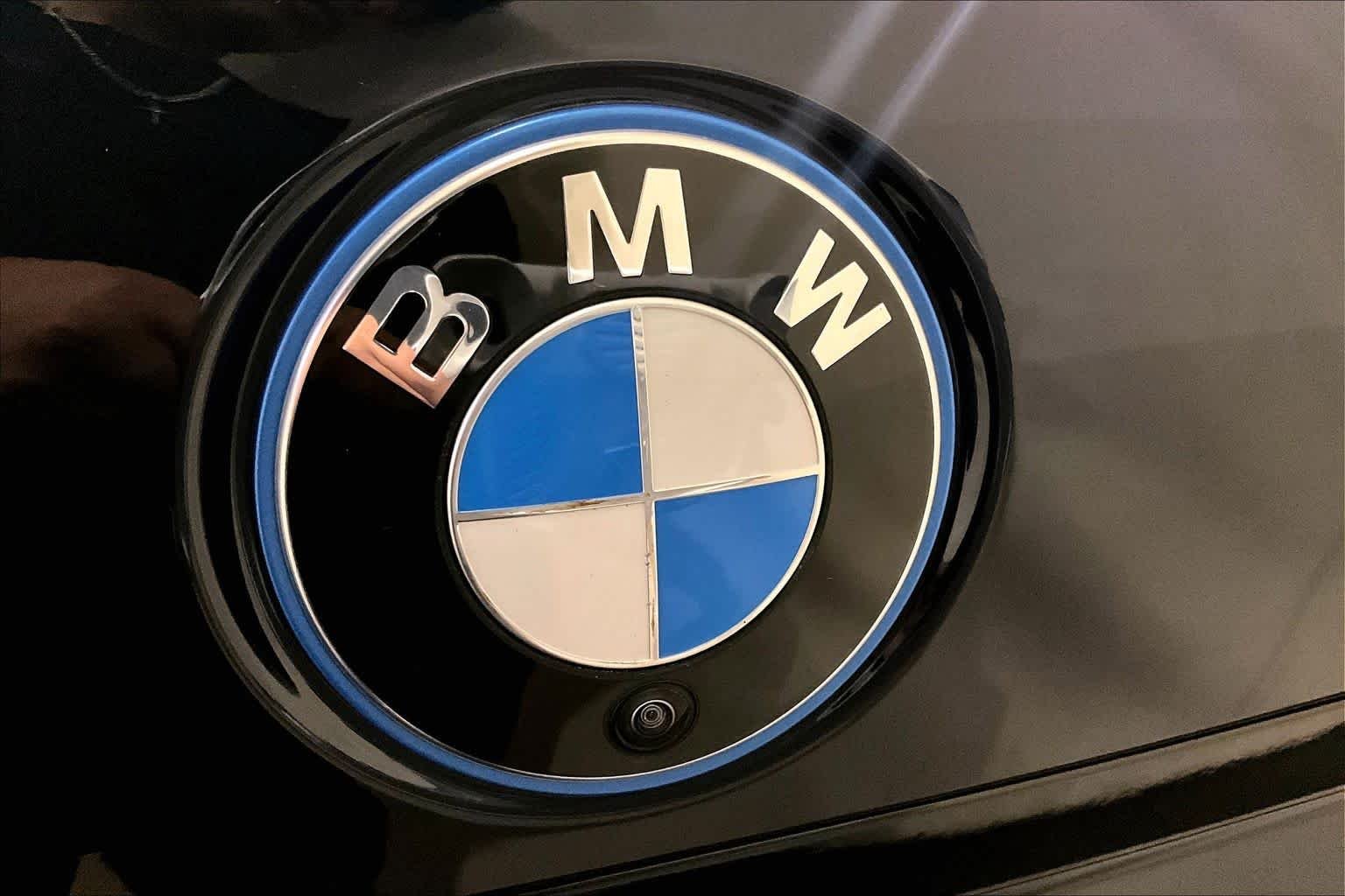 Used 2023 Carbon Black Metallic BMW xDrive60 image 32