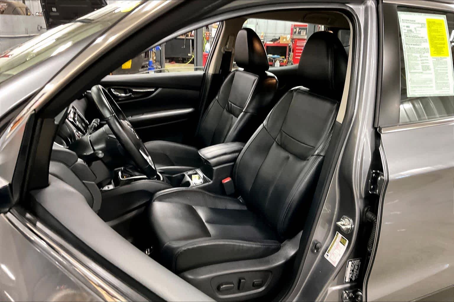Used 2022 Gun Metallic Nissan SL image 8