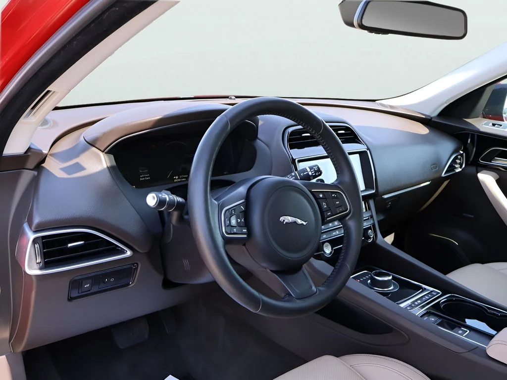 Used 2017 Red Jaguar 35t Prestige image 19