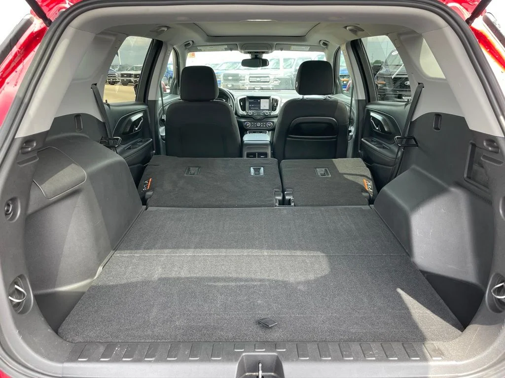 Used 2022 Cayenne Red Tintcoat GMC SLE image 33