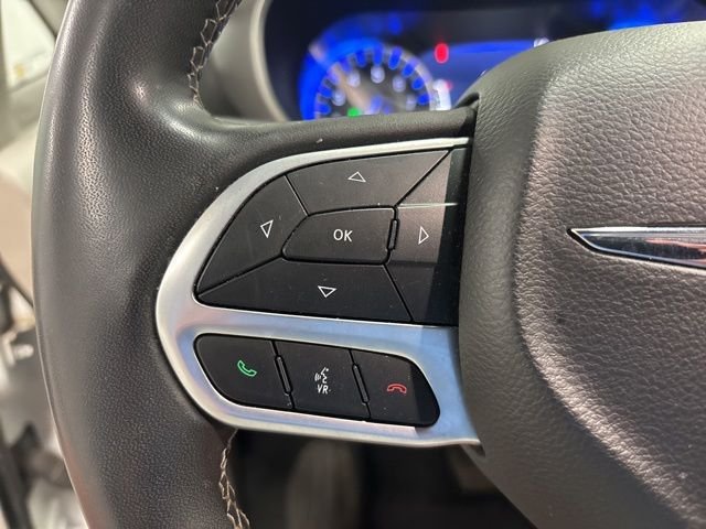 Used 2022 White Chrysler Touring L image 18