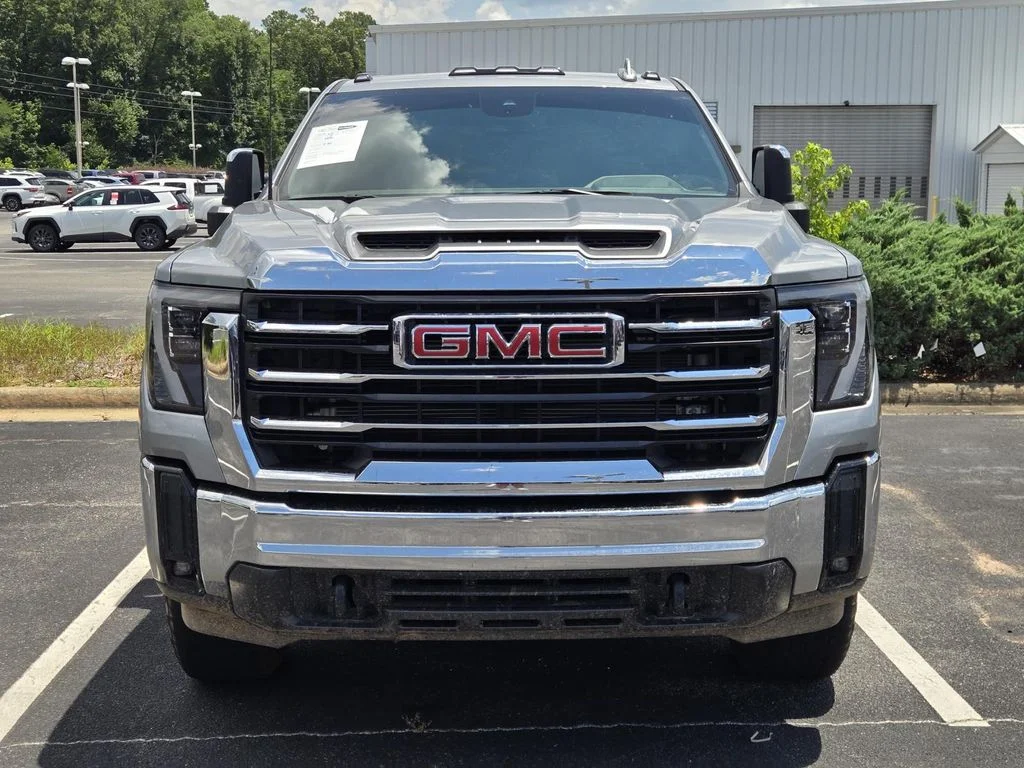 Used 2025 Silver GMC SLT image 3