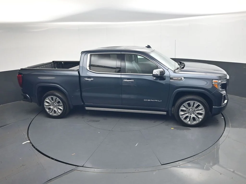 Used 2022 Blue GMC Denali image 27