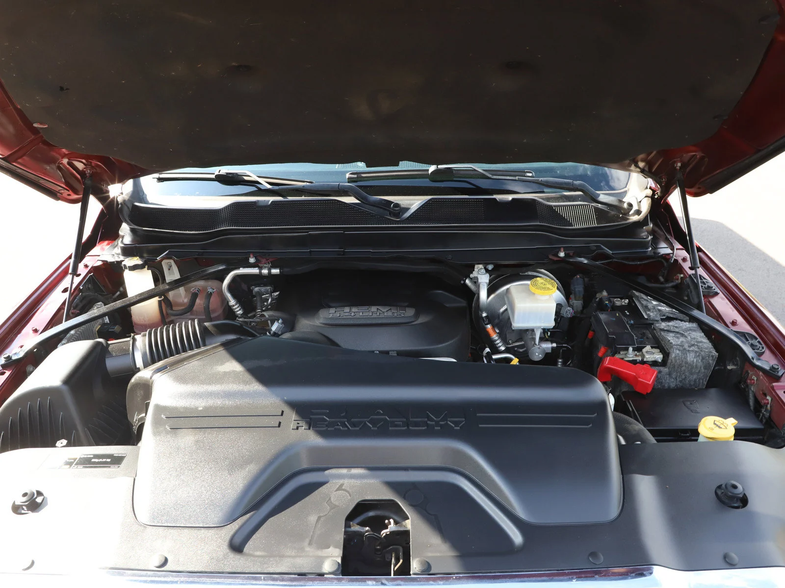 Used 2019 Delmonico Red Pearlcoat Ram Laramie image 29