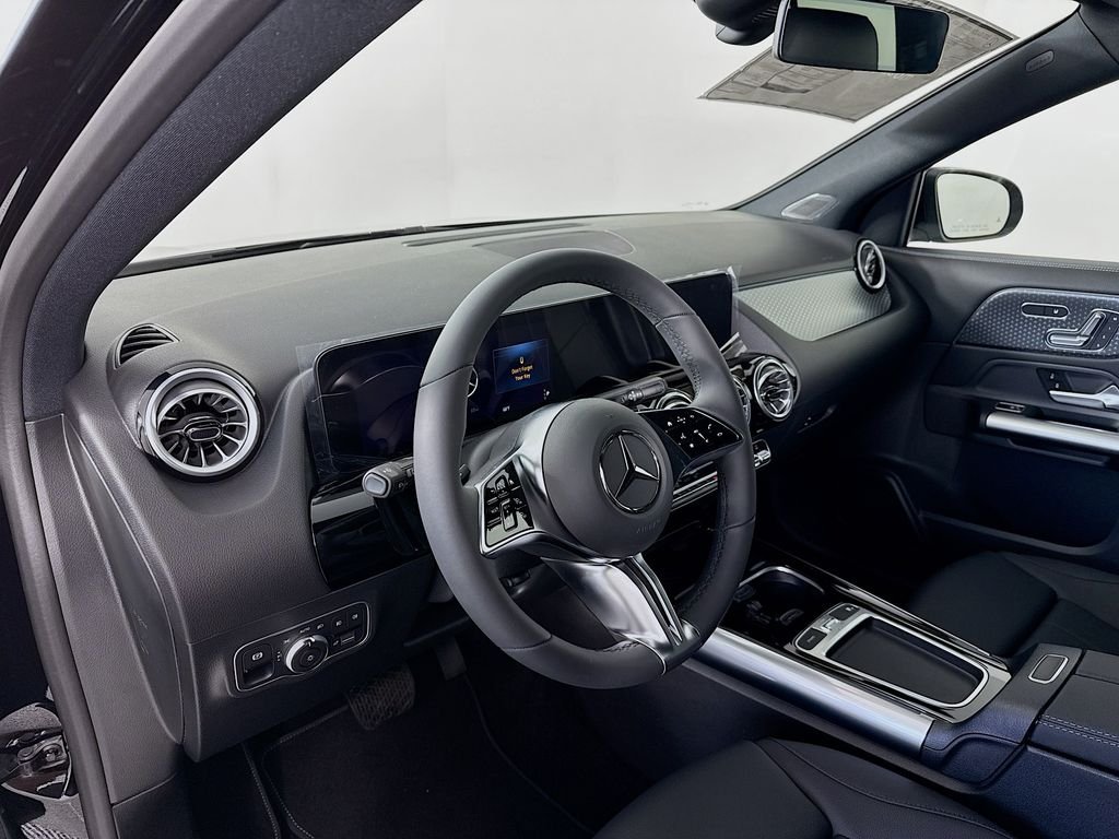 Used 2025 Black Mercedes-Benz GLA 250 image 4