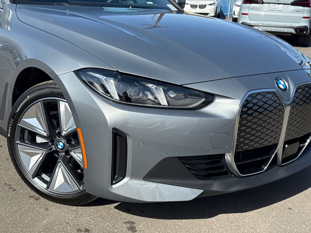 New 2026 Skyscraper Grey Metallic BMW eDrive40 image 6