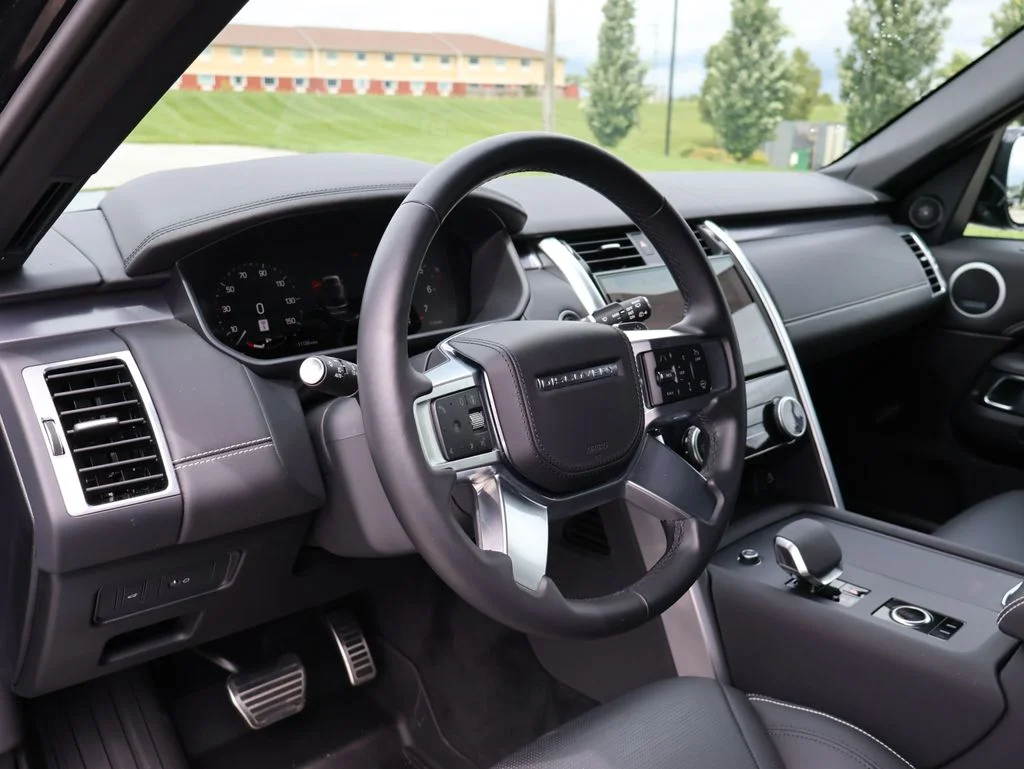 2025 Land Rover Discovery Metropolitan Edition - Photo 17