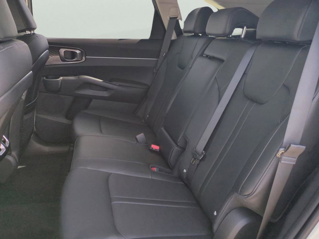 2026 Kia Sorento S - Photo 17