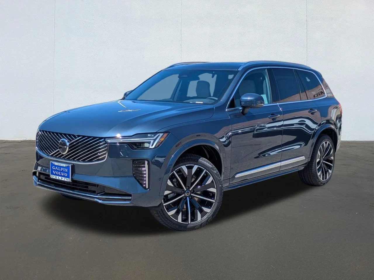 2026 Volvo XC90 Plus