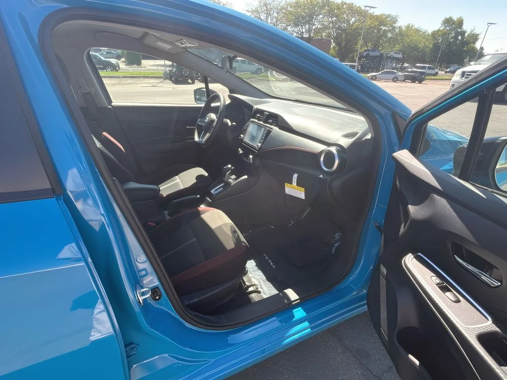 2025 Nissan Versa Sedan SR - Photo 35