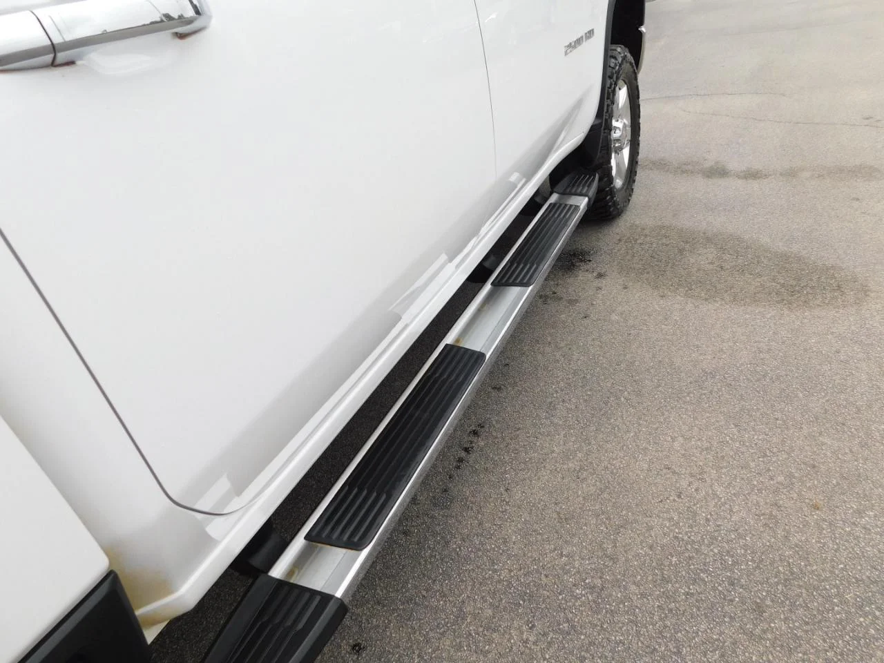 Used 2021 White Chevrolet 4WD CREW CAB 159 in LTZ image 14