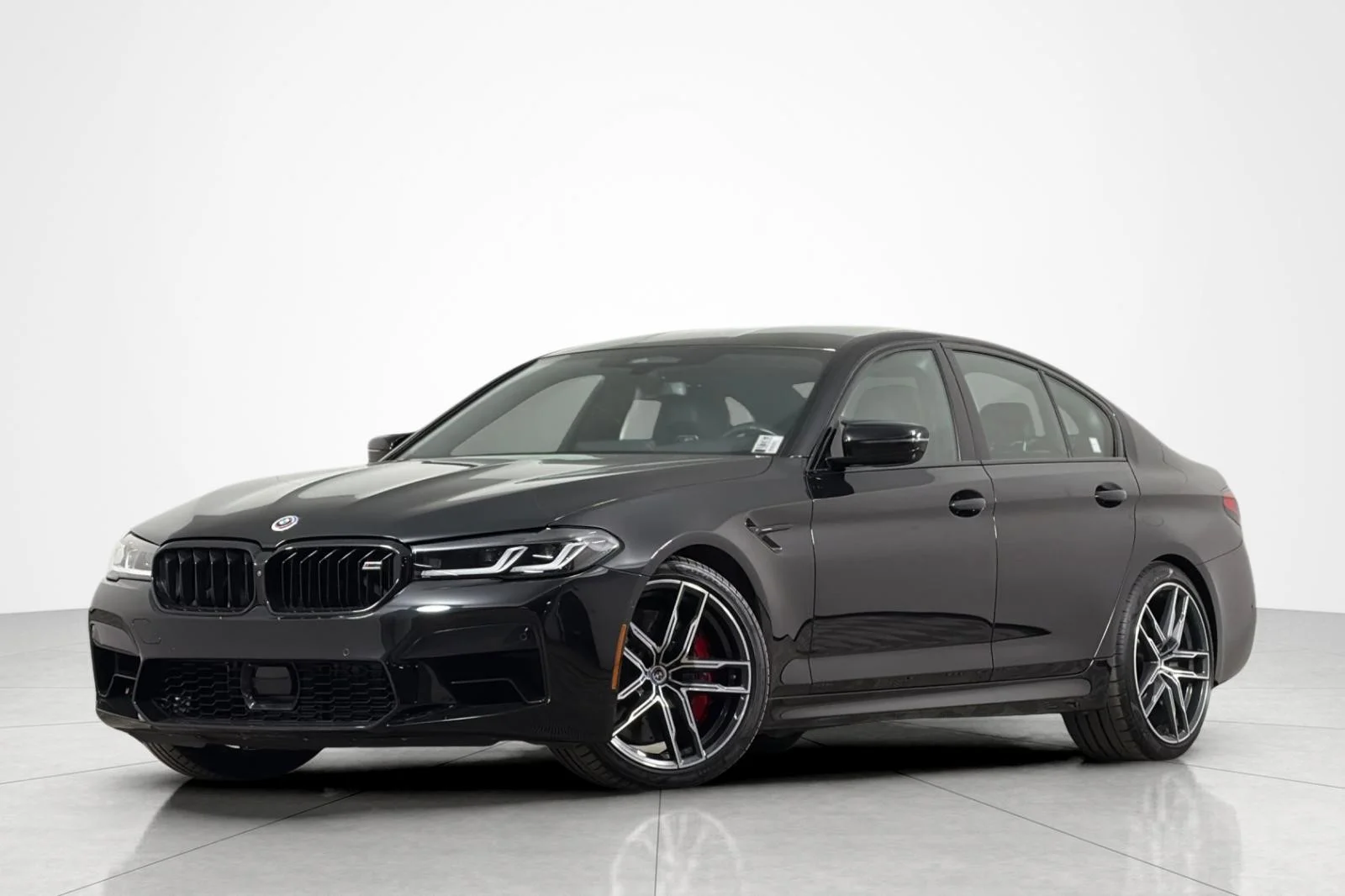 2023 BMW M5 -'s photo