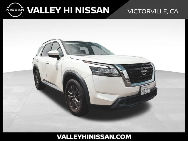 2022 Nissan Pathfinder SV