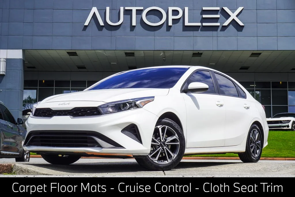 Used 2024 White Kia LXS image 1