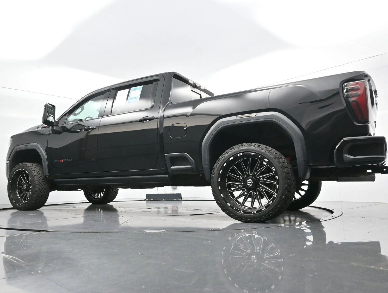 Used 2024 Onyx Black GMC AT4 image 48