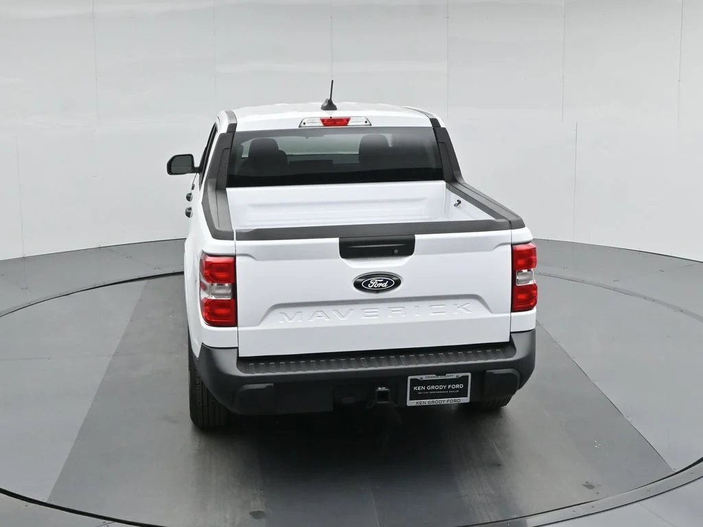 New 2026 Oxford White Ford XLT image 39