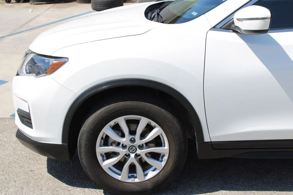 Used 2019 White Nissan SV image 7
