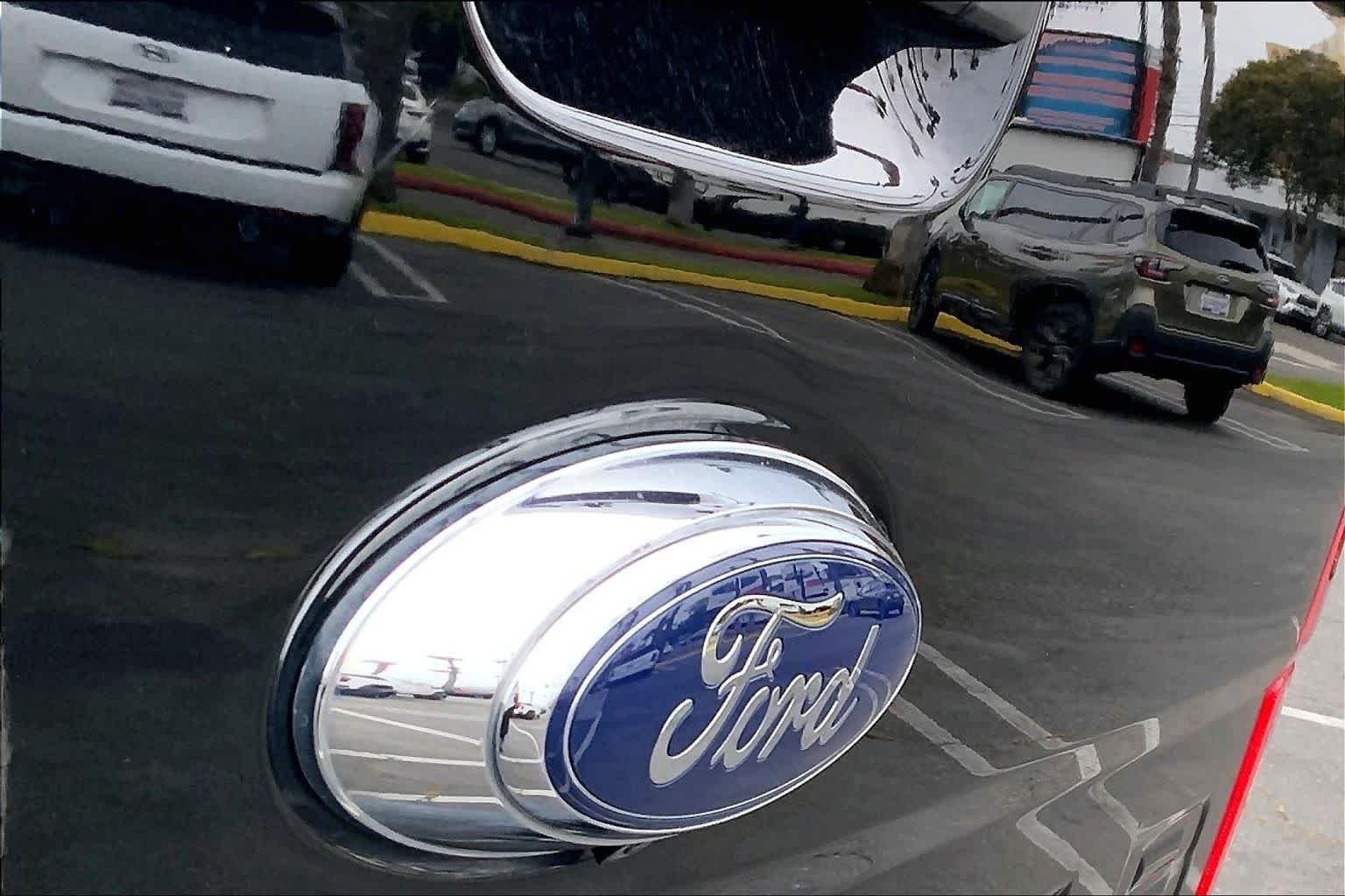 Used 2020 Shadow Black Ford XLT image 29