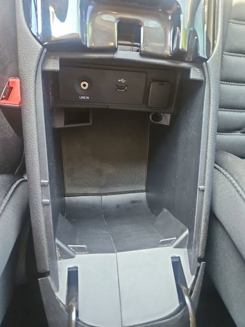 Used 2014 Gray Ford SE image 25