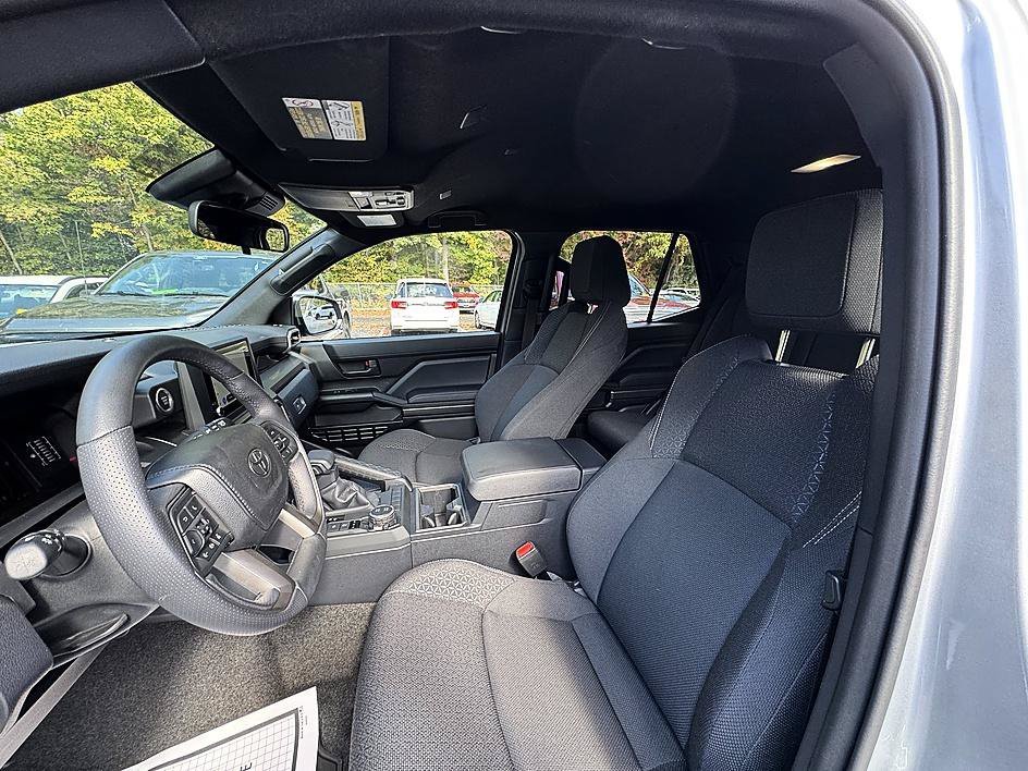 Used 2026 Cutting Edge Toyota SR5 image 8