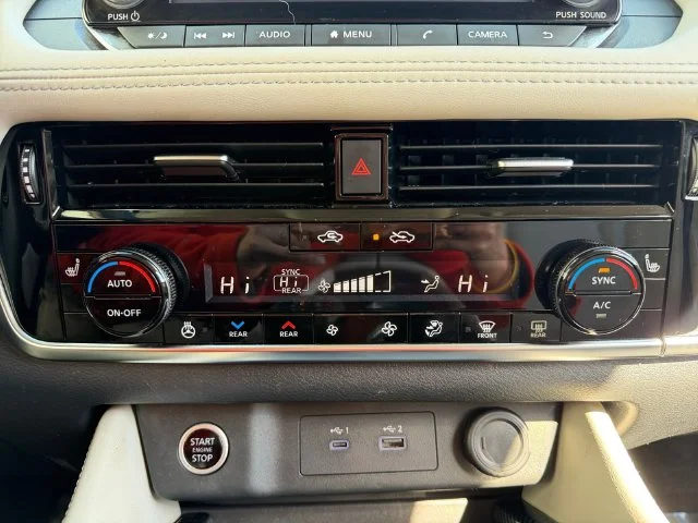 Used 2021 Blue Nissan SL image 21