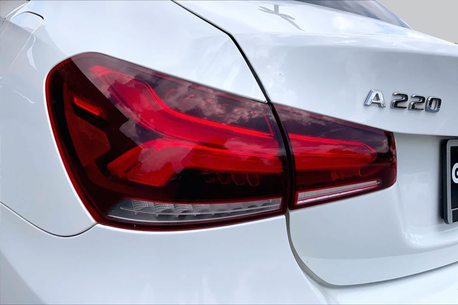 Used 2019 Polar White Mercedes-Benz A 220 image 29