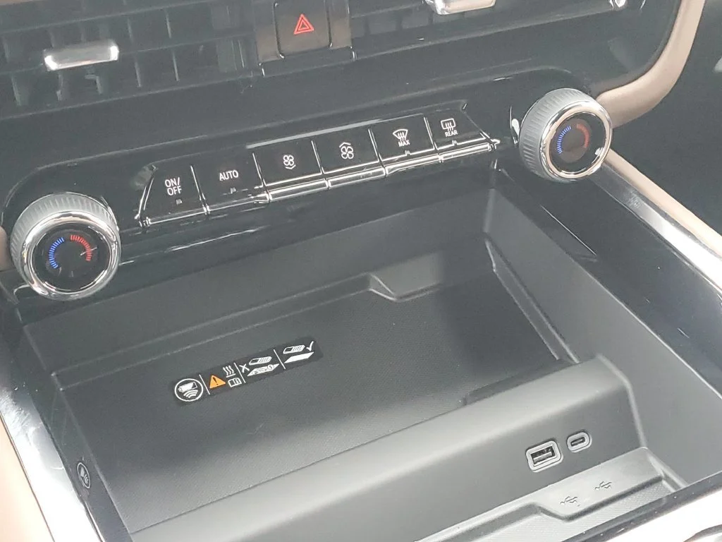 2027 Chevrolet Suburban High Country - Photo 16