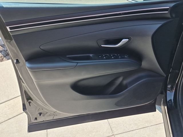 Used 2023 Black Hyundai SE image 12