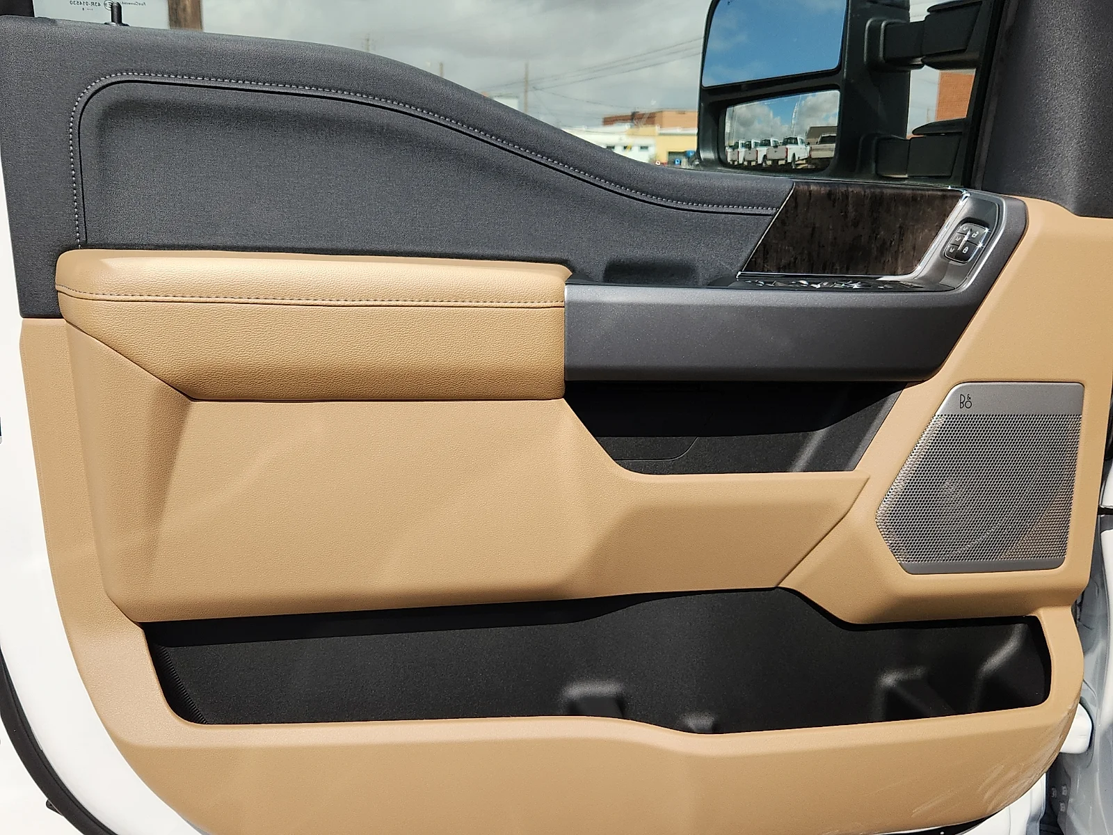 New 2026 Oxford White Ford F-250® Lariat® image 14