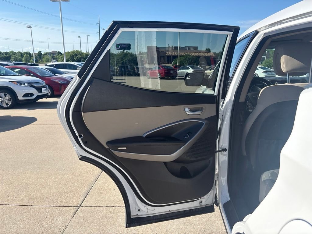 Used 2016 White Hyundai 2.4 Base image 28