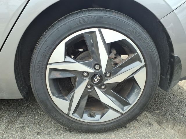 Used 2023  Hyundai SEL image 10