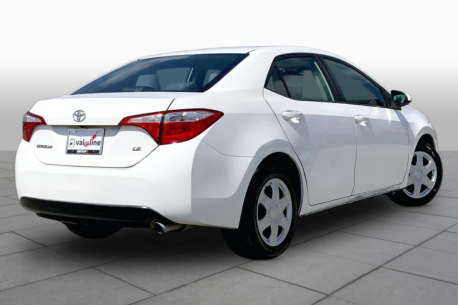 Used 2015 Super White Toyota LE image 13