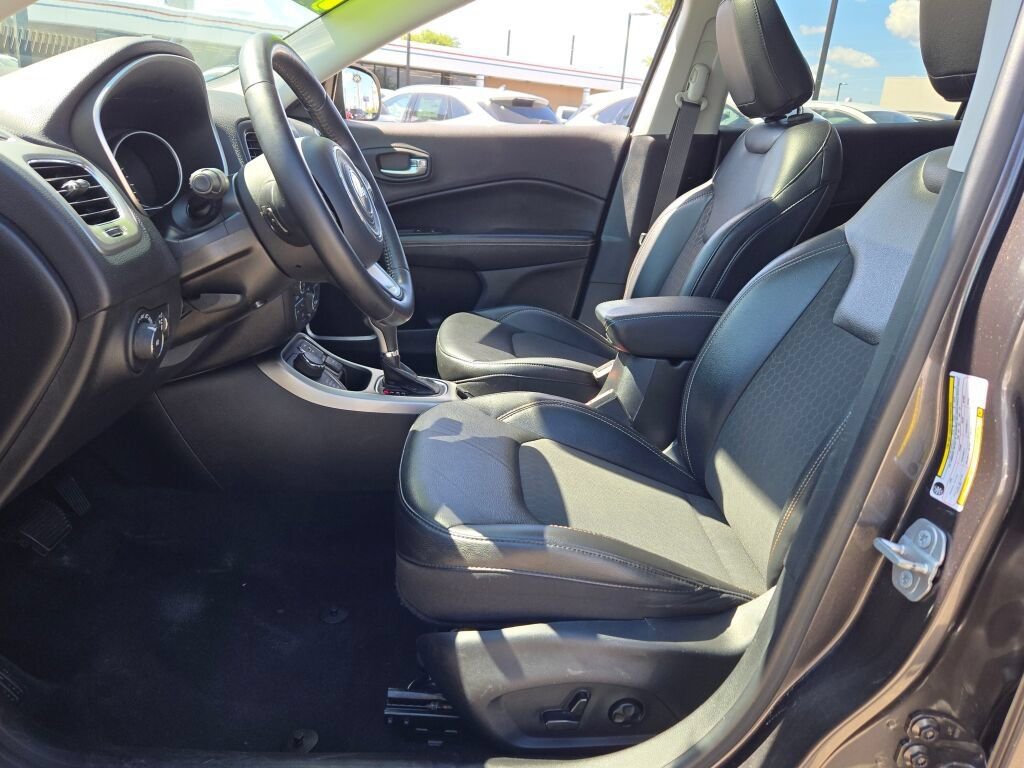 Used 2018 Gray Jeep Latitude image 20