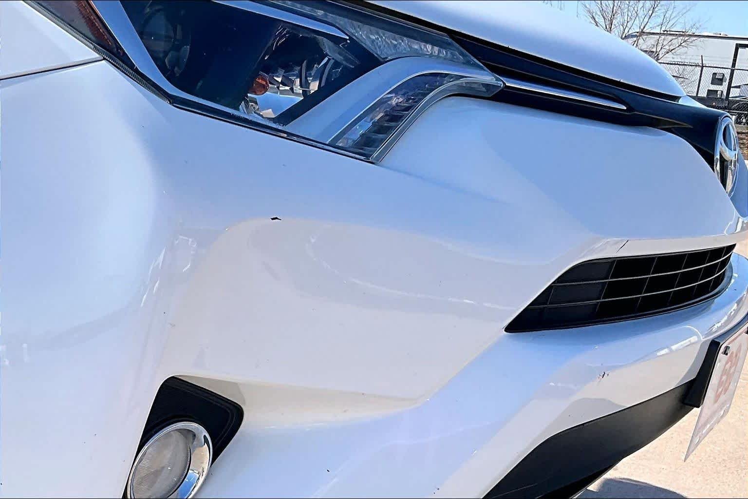 Used 2016 Super White Toyota XLE image 29