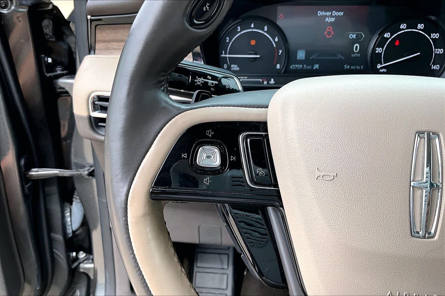 Used 2020 Magnetic Gray Lincoln Reserve image 23