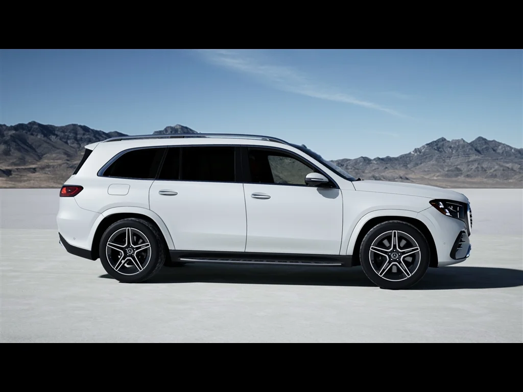New 2027 MANUFAKTUR Moonlight White Metallic Mercedes-Benz GLS 450 image 10