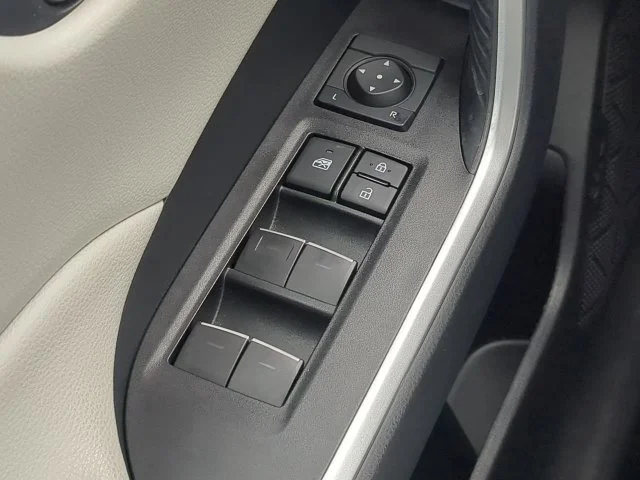 Certified Used 2023  Toyota XLE Premium image 29