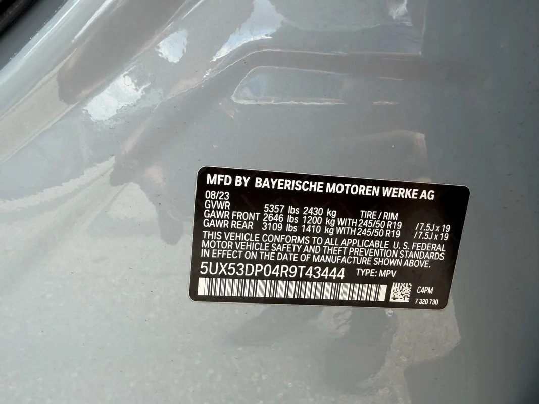Used 2024  BMW xDrive30i image 17