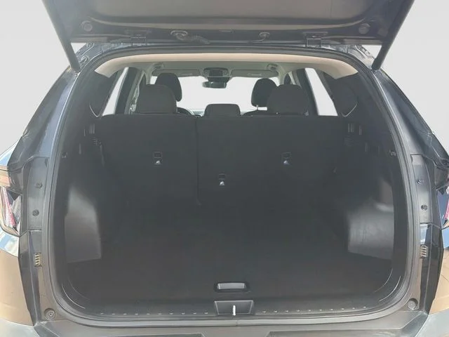 Used 2023 Black Hyundai SEL image 12