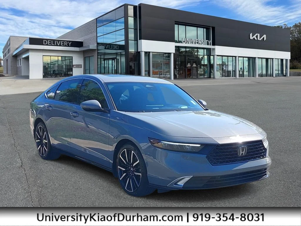 Used 2024  Honda Touring image 1