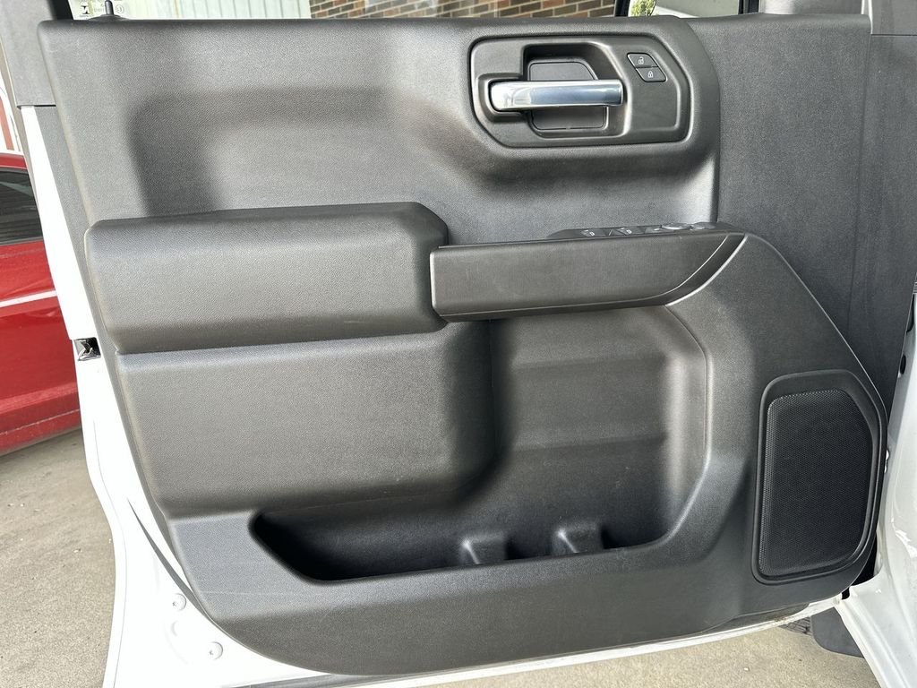 Used 2020 White Chevrolet Custom image 19