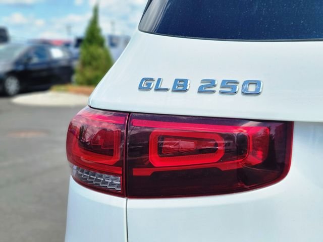 Certified Used 2023  Mercedes-Benz GLB 250 image 10