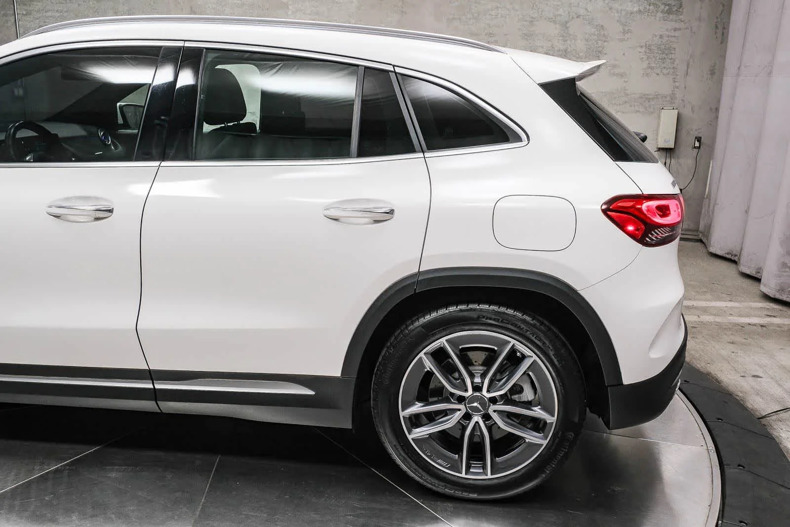 Imagen 8: Mercedes-Benz AMG® GLA 35 de 2023 de segunda mano certificado, color blanco polar