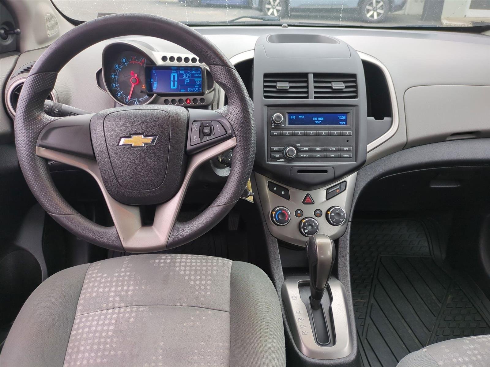 Used 2016 Summit White Chevrolet LS image 28