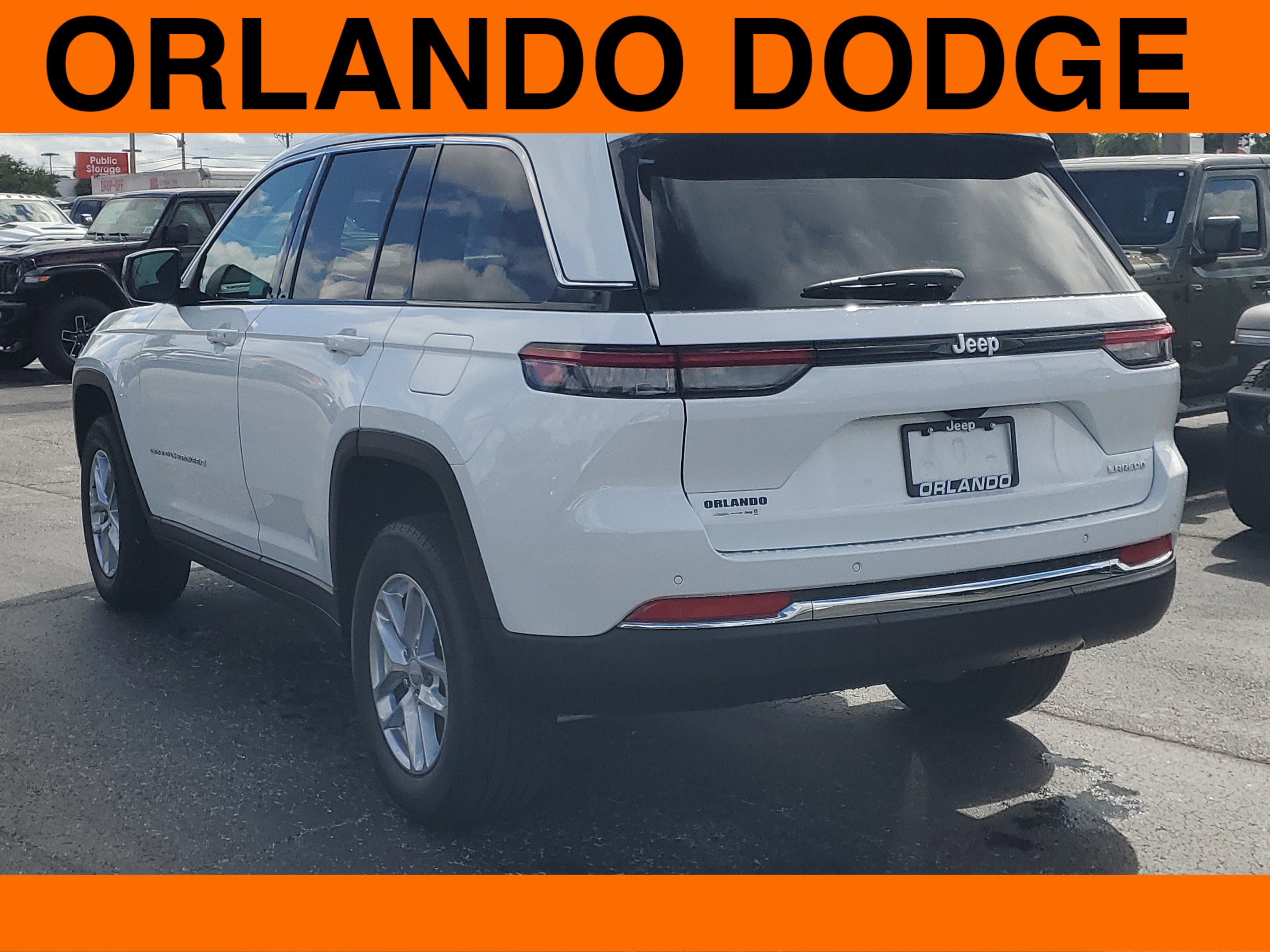 2025 Jeep Grand Cherokee Laredo photo 2