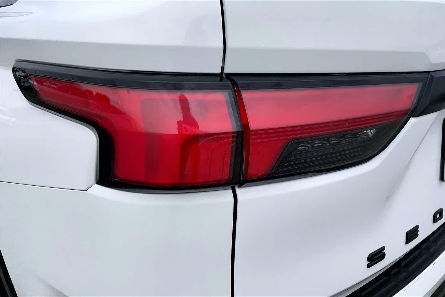 Used 2025 Ice Cap Toyota SR5 image 28