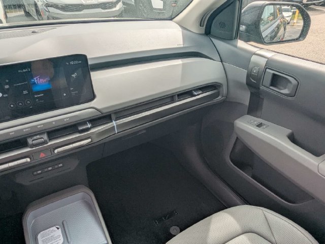 New 2027 Interstellar Gray Kia Wind image 17